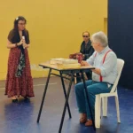 Momento recitativo nello spettacolo di fine anno ELO Epilessia Lombardia ETS 2026