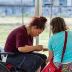 Attività creative insieme sotto il gazebo – vacanze estive ELO 2026