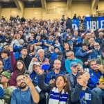 San Siro si illumina con le luci dei cellulari dei tifosi durante Inter – Club Brugge